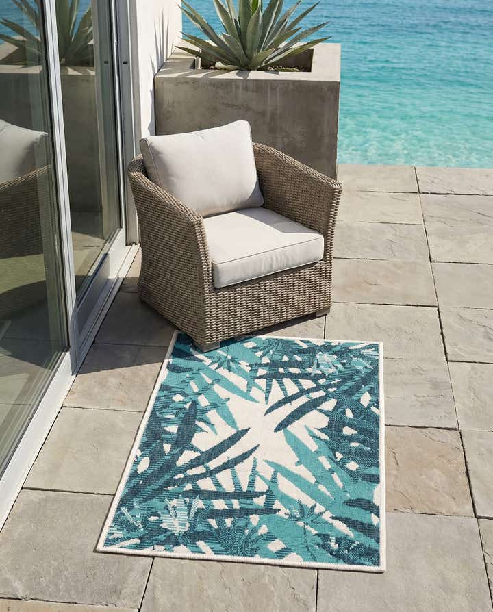 2' x 3' Easy-Clean Botanical Indoor / Outdoor Rug