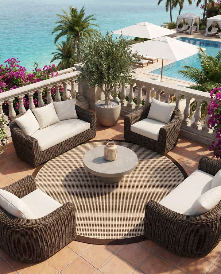 7' 10 x 7' 10 Easy-Clean Border Indoor / Outdoor Round Rug