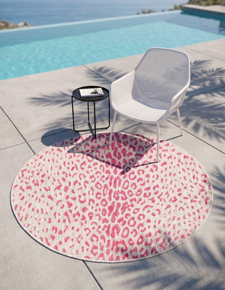 Detail image of 4' x 4' Easy-Clean Safari Indoor / Outdoor Round Rug