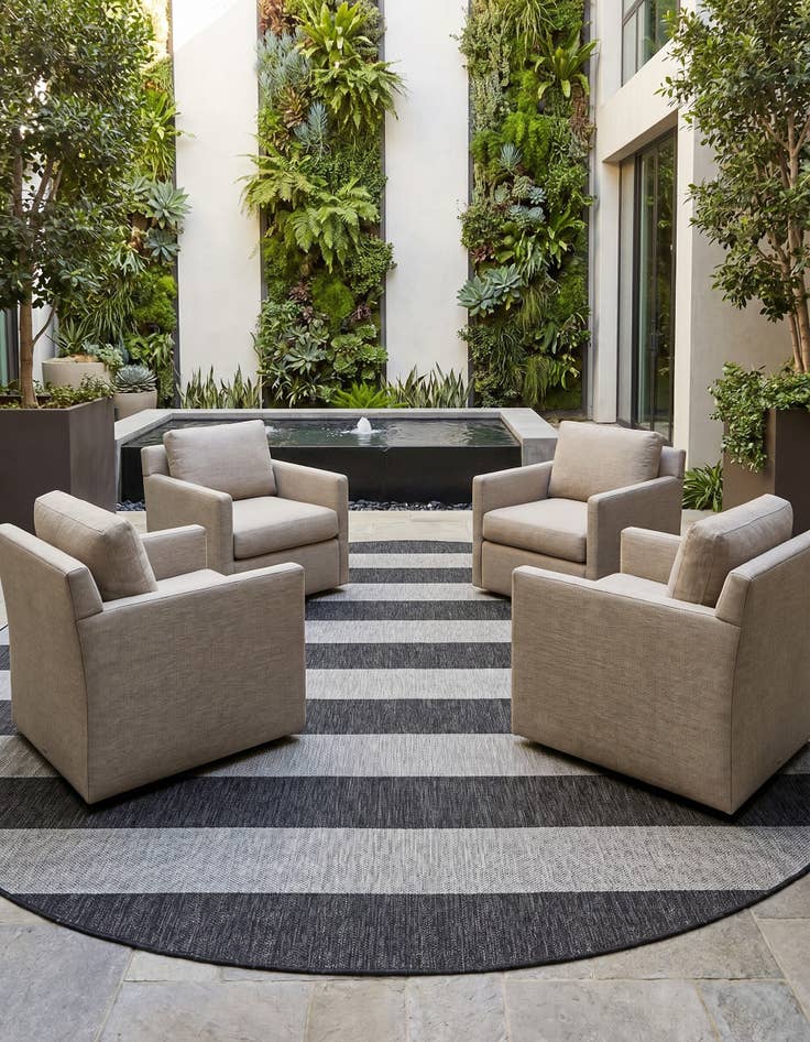 Detail image of 10' x 10' Easy-Clean Ribbon Indoor / Outdoor Round Rug