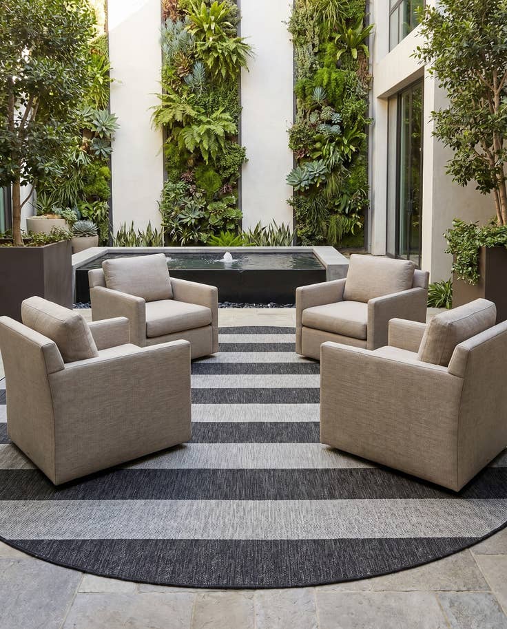 Detail image of 10' x 10' Easy-Clean Striped Indoor / Outdoor Round Rug