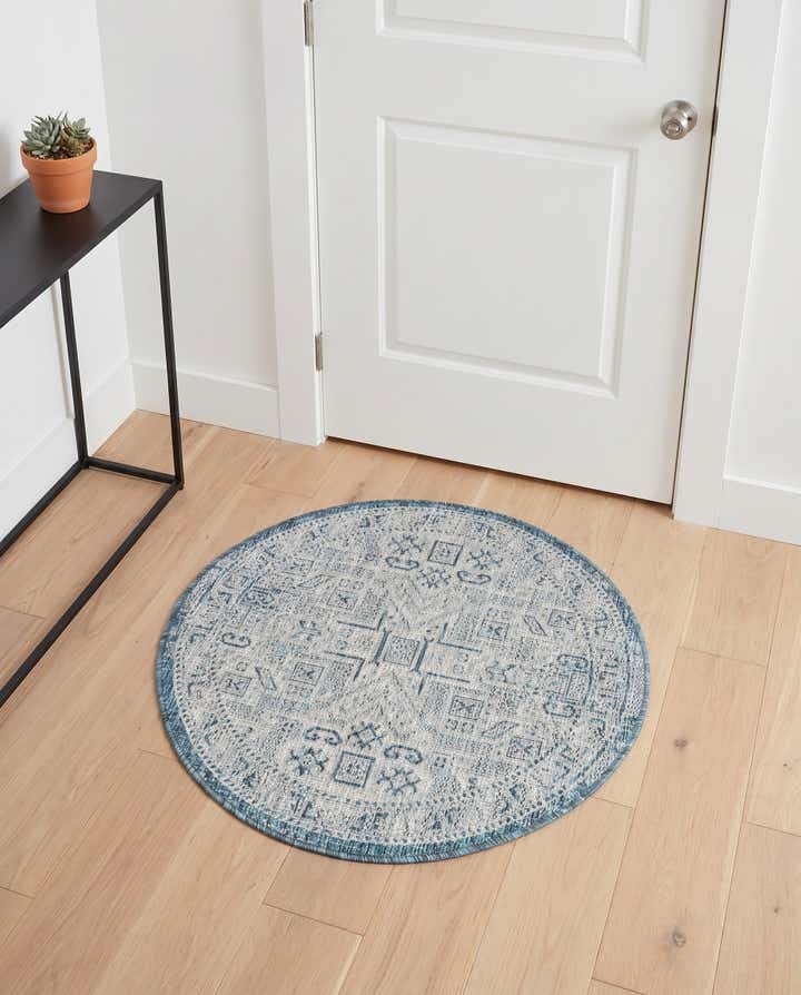 3' x 3' Easy-Clean Aztec Indoor / Outdoor Round Rug