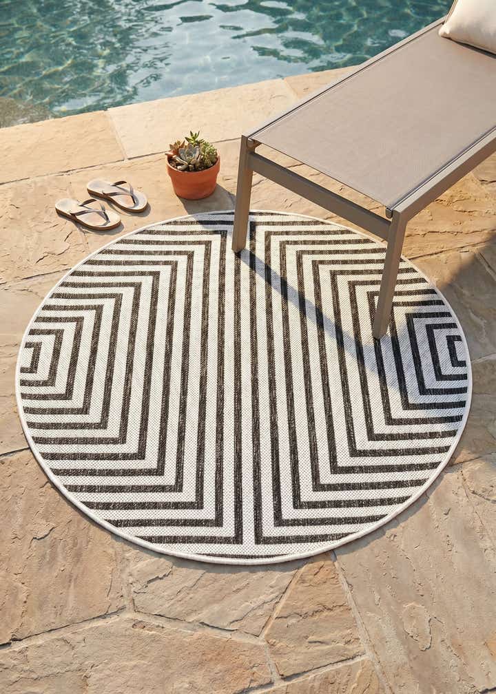 3' x 3' Easy-Clean Modern Indoor / Outdoor Round Rug