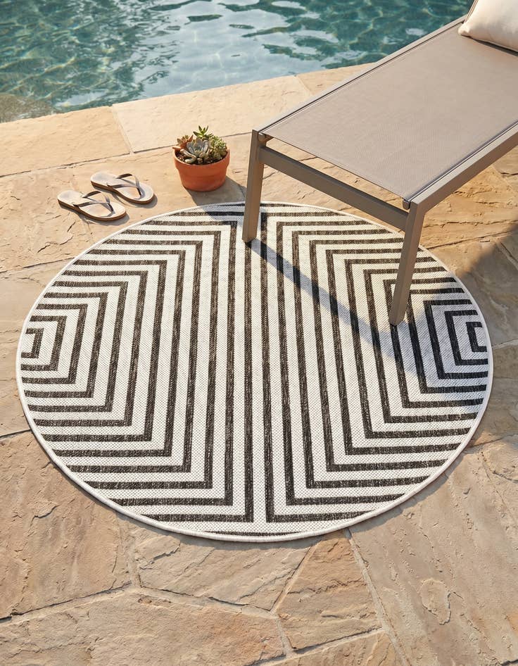 Detail image of 3' x 3' Easy-Clean Modern Indoor / Outdoor Round Rug
