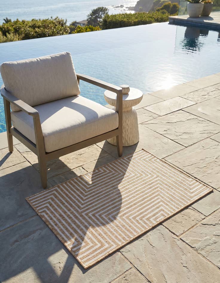 Detail image of 2' x 3' Easy-Clean Modern Indoor / Outdoor Rug