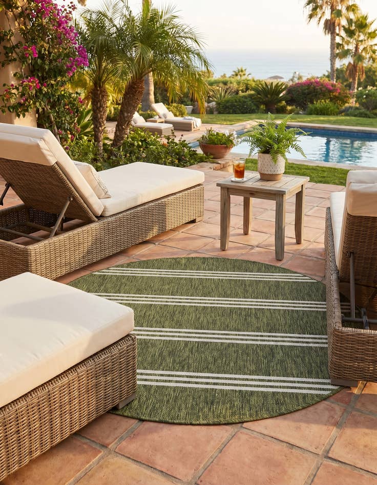 Detail image of 4' x 4' Easy-Clean Jill Zarin Anguilla Indoor / Outdoor Round Rug