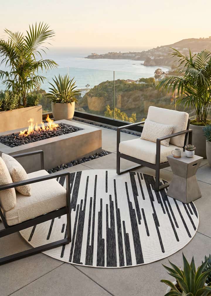 6' x 6' Easy-Clean Modern Indoor / Outdoor Round Rug