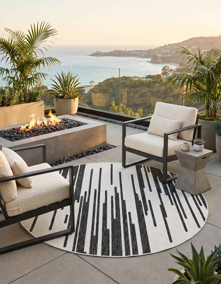 Detail image of 6' x 6' Easy-Clean Modern Indoor / Outdoor Round Rug