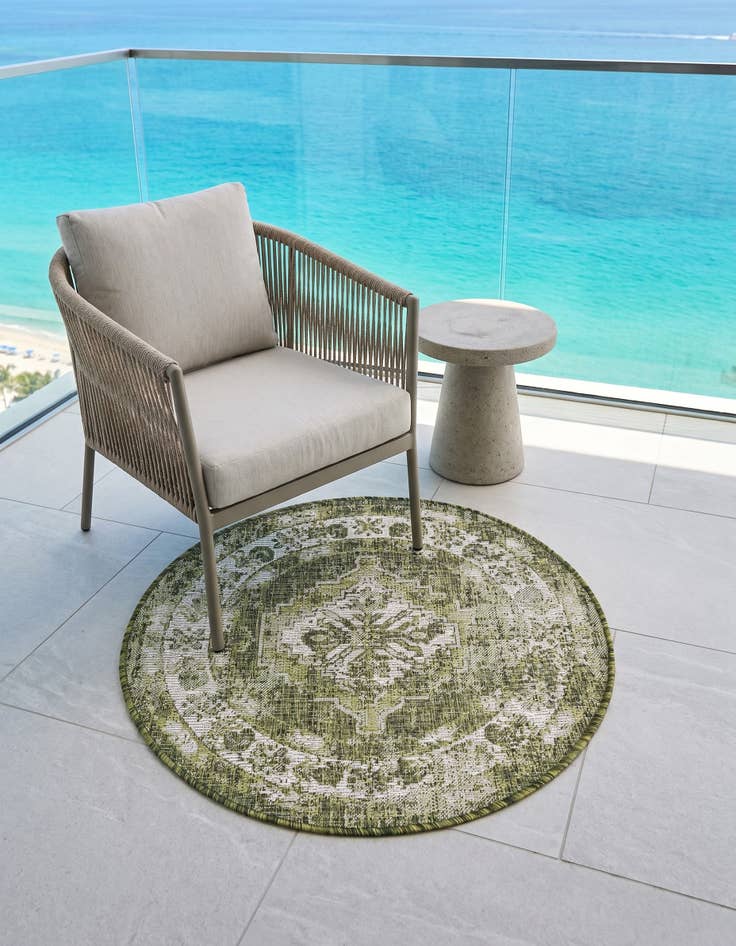 Detail image of 3' x 3' Easy-Clean Traditional Indoor / Outdoor Round Rug