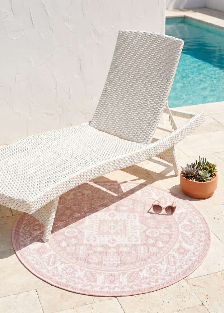 3' x 3' Easy-Clean Aztec Indoor / Outdoor Round Rug