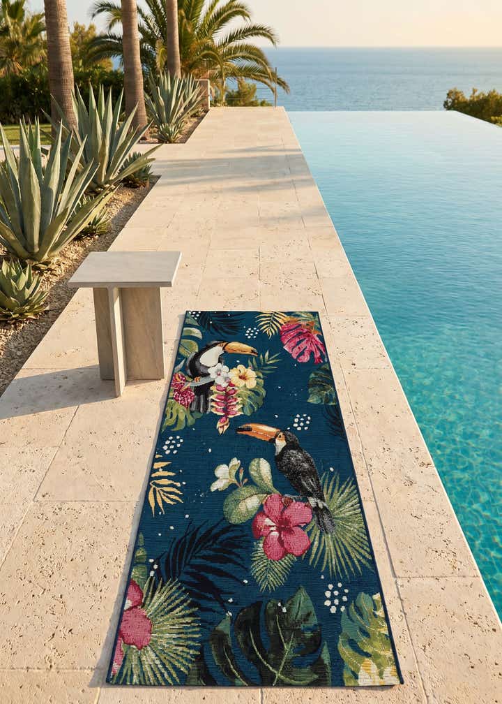 2' 7 x 5' 3 Easy-Clean Botanical Indoor / Outdoor Runner Rug