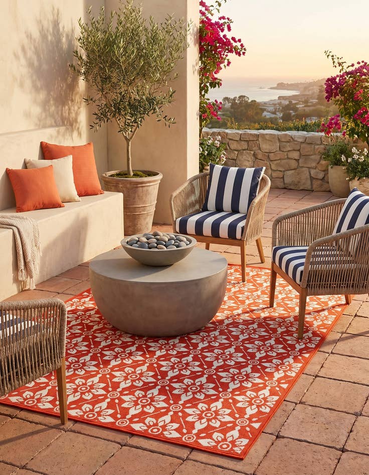 Detail image of 5' x 8' Easy-Clean Trellis Indoor / Outdoor Rug