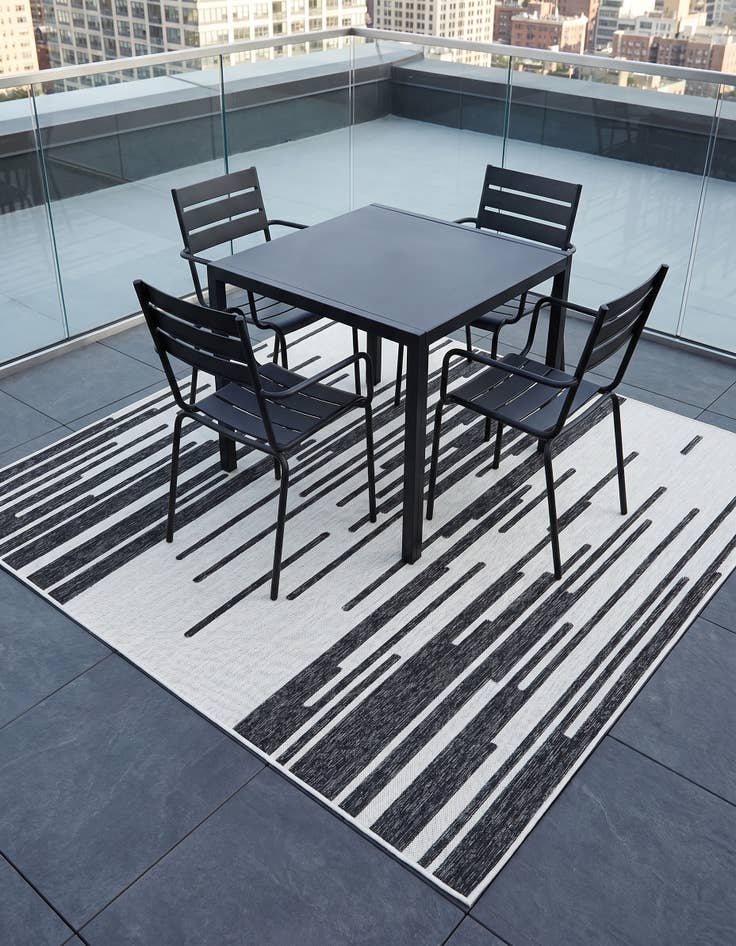 Detail image of 7' 10 x 7' 10 Easy-Clean Modern Indoor / Outdoor Square Rug