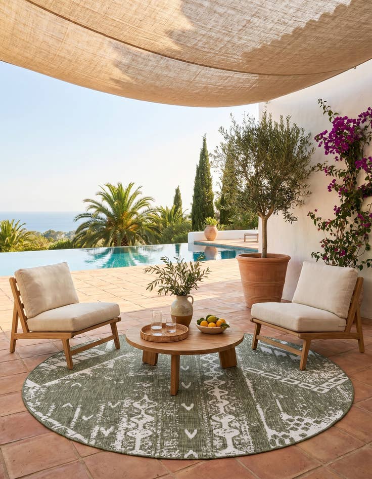 Detail image of 6' x 6' Easy-Clean Bohemian Indoor / Outdoor Round Rug