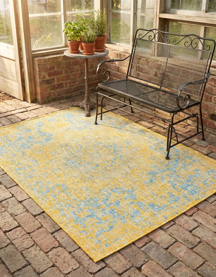 Detail image of 4' x 6' Easy-Clean Jill Zarin Dubai Indoor / Outdoor Rug