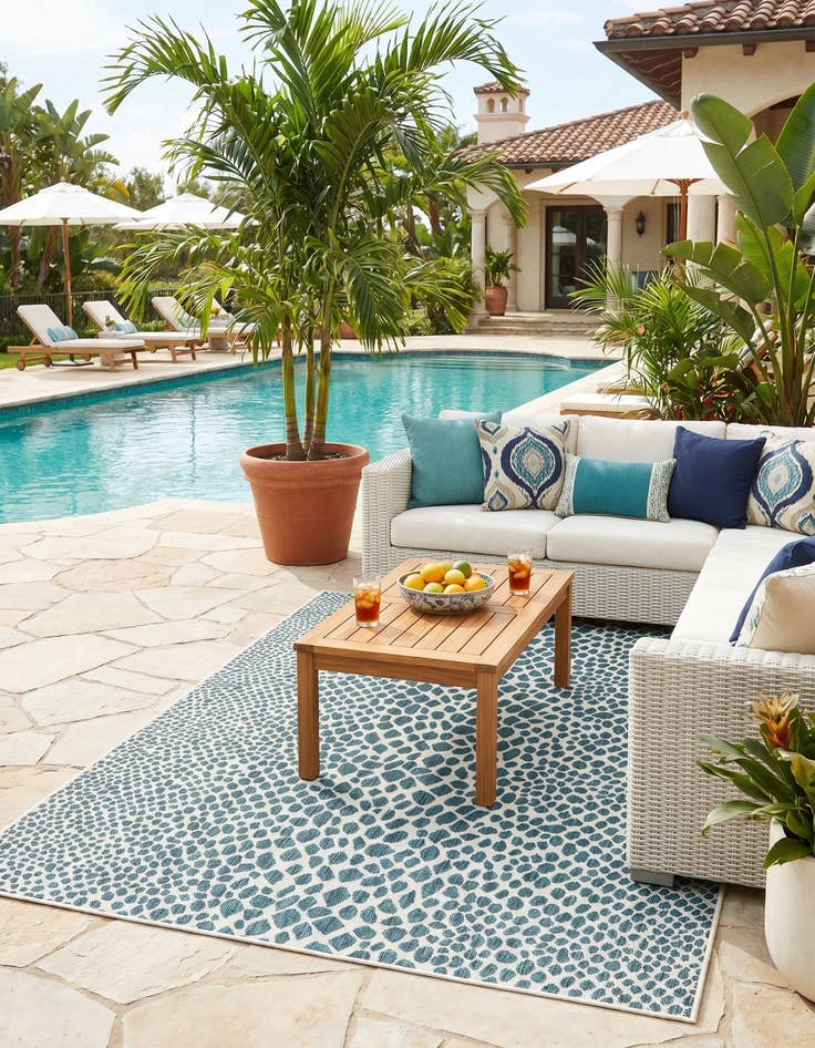 Detail image of 5' 3 x 8' Easy-Clean Jill Zarin Cape Town Indoor / Outdoor Rug