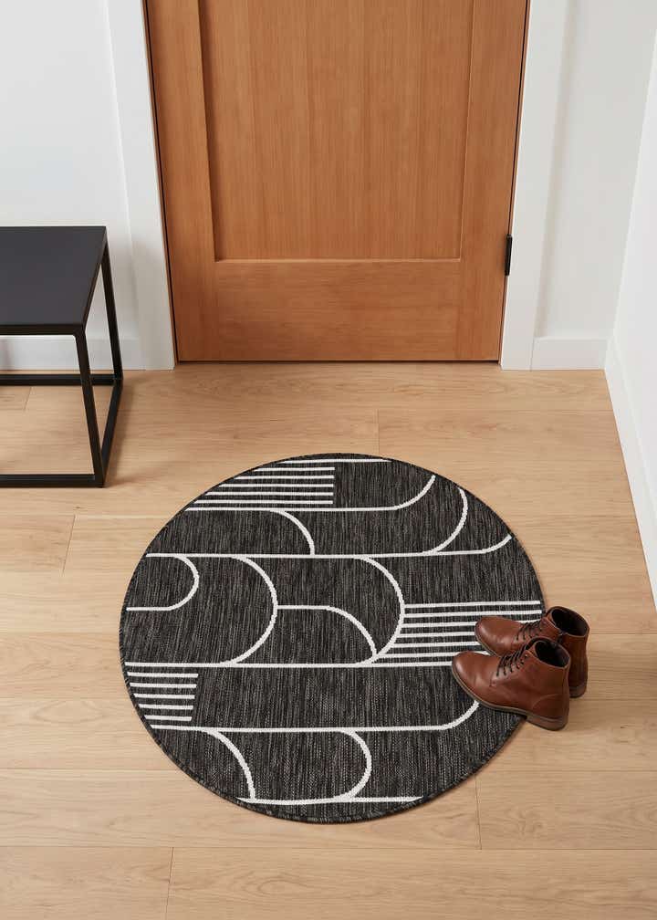3' 1 x 3' 1 Easy-Clean Modern Indoor / Outdoor Round Rug