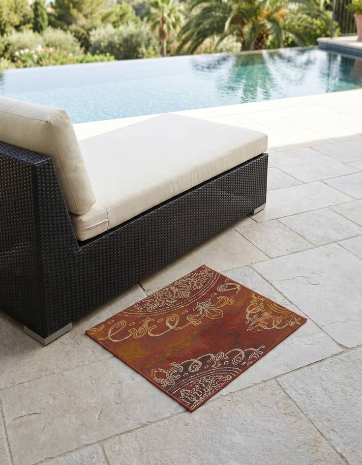 Detail image of 2' 2 x 3' Easy-Clean Modern Indoor / Outdoor Rug