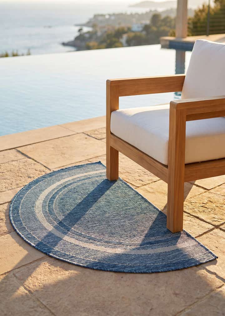 2' 7 x 4' Easy-Clean Border Indoor / Outdoor Hearth Rug