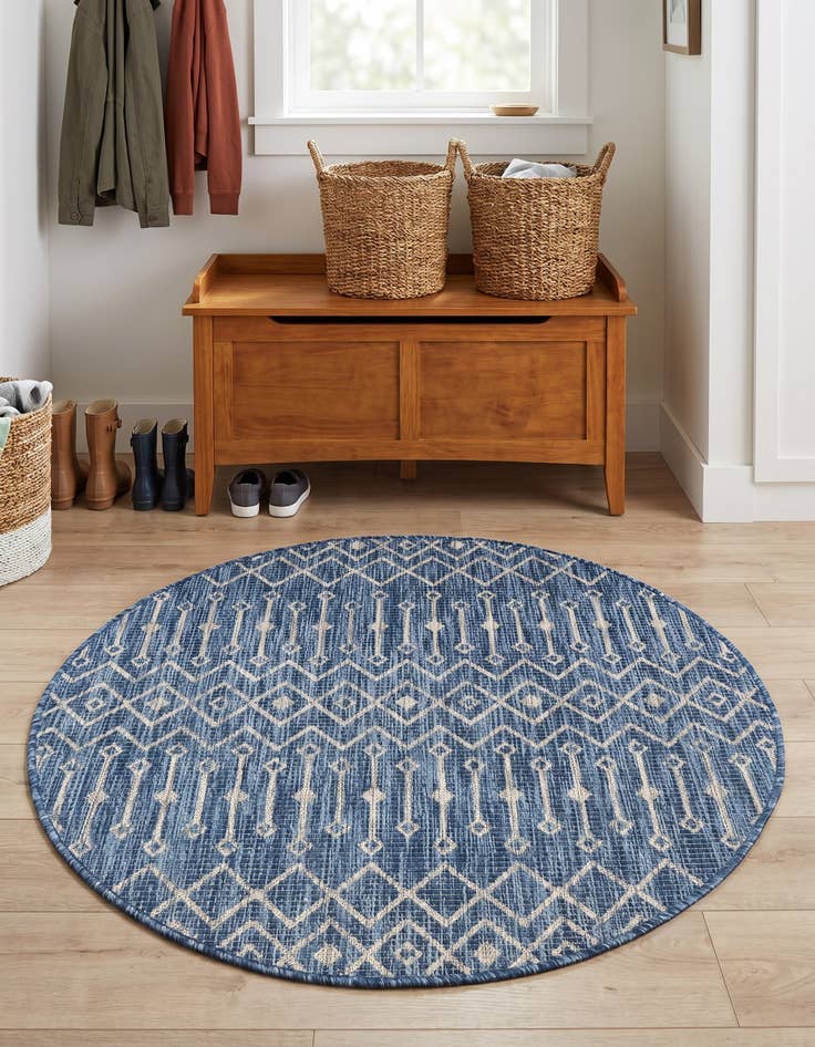 Detail image of 4' x 4' Easy-Clean Trellis Indoor / Outdoor Round Rug