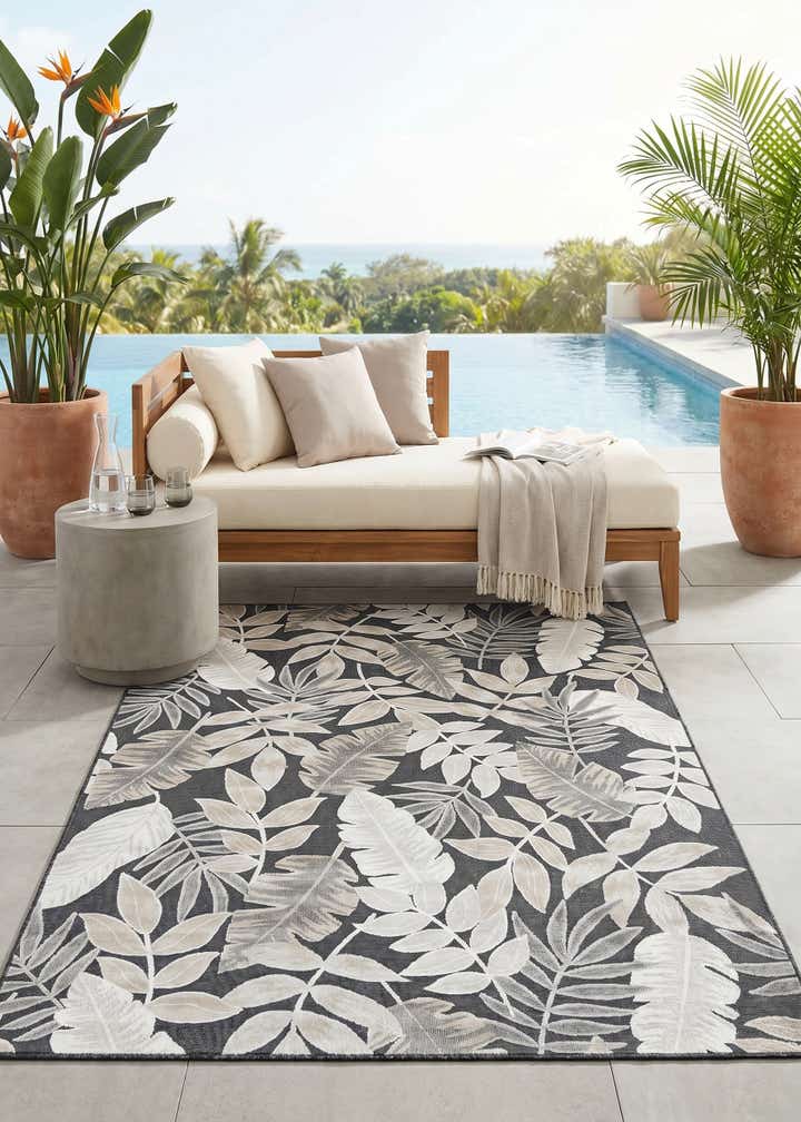 6' 4 x 9' Easy-Clean Botanical Indoor / Outdoor Rug