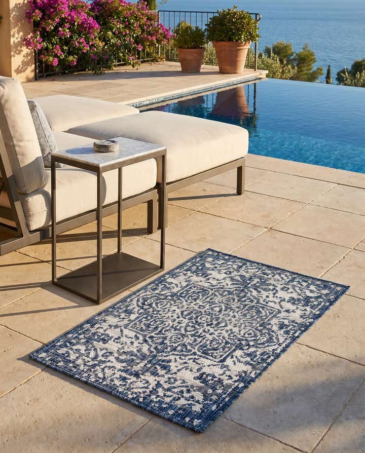 2' x 3' Easy-Clean Jill Zarin Dubai Indoor / Outdoor Rug