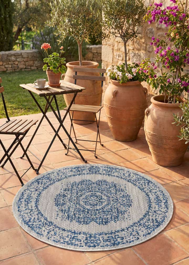 3' x 3' Easy-Clean Traditional Indoor / Outdoor Round Rug