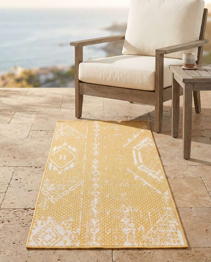 2' x 4' Easy-Clean Bohemian Indoor / Outdoor Runner Rug