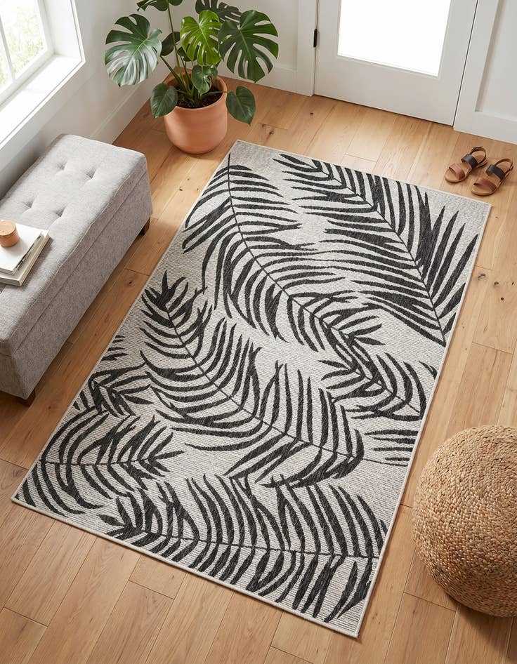 Detail image of 4' x 6' Easy-Clean Botanical Indoor / Outdoor Rug