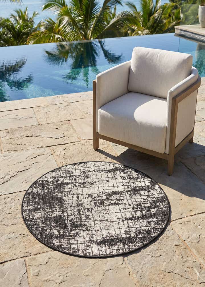3' x 3' Easy-Clean Modern Indoor / Outdoor Round Rug