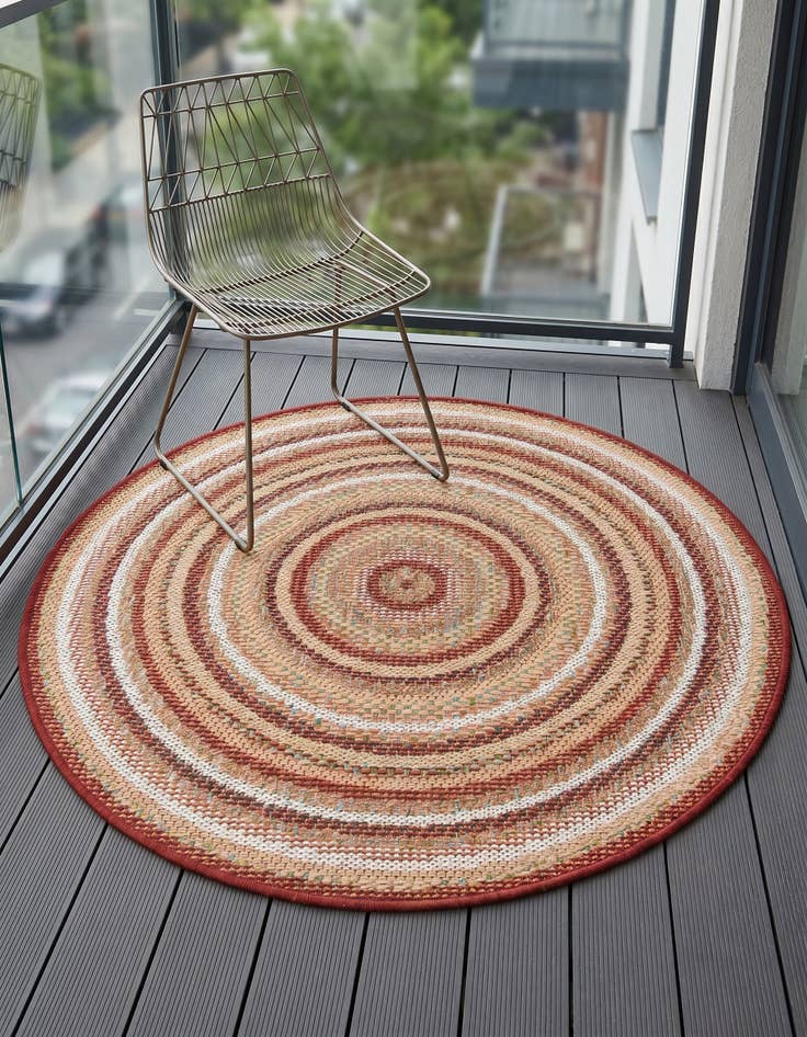 Detail image of 3' 3 x 3' 3 Easy-Clean Baja Indoor / Outdoor Round Rug