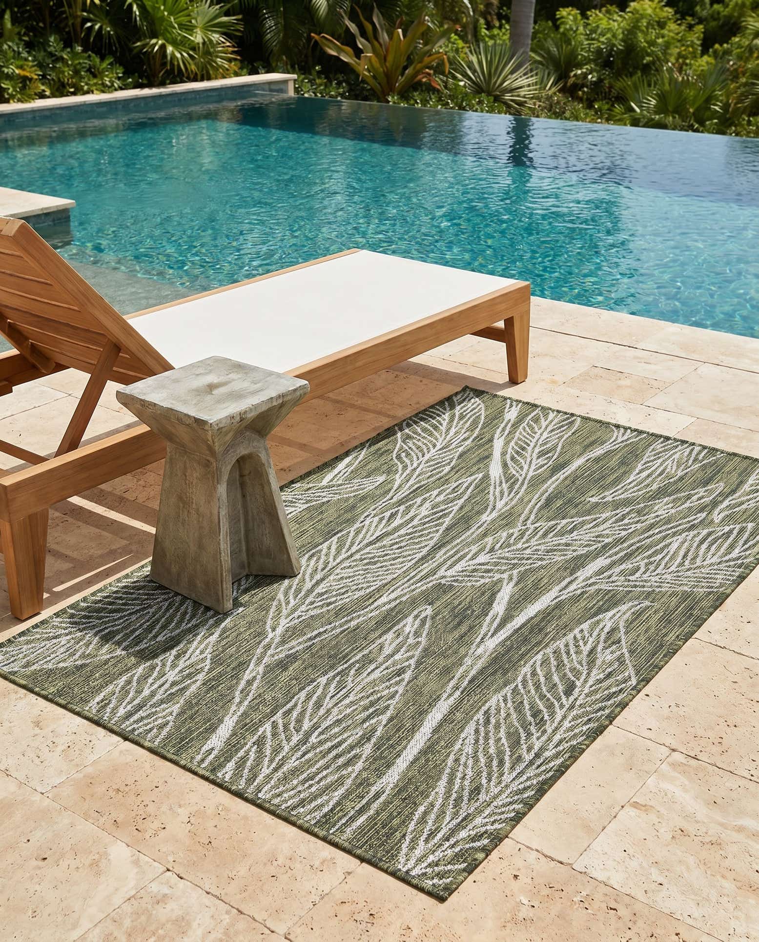 3' x 5' 3 Easy-Clean Botanical Indoor / Outdoor Rug