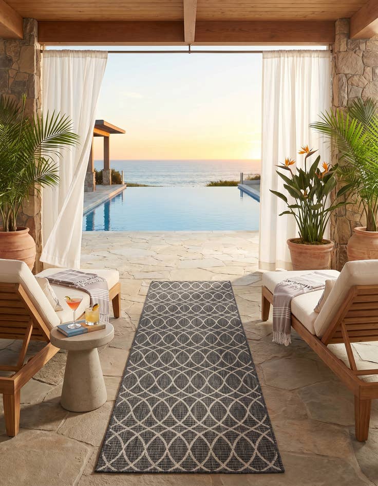 Detail image of 2' 7 x 10' Easy-Clean Lattice Indoor / Outdoor Runner Rug