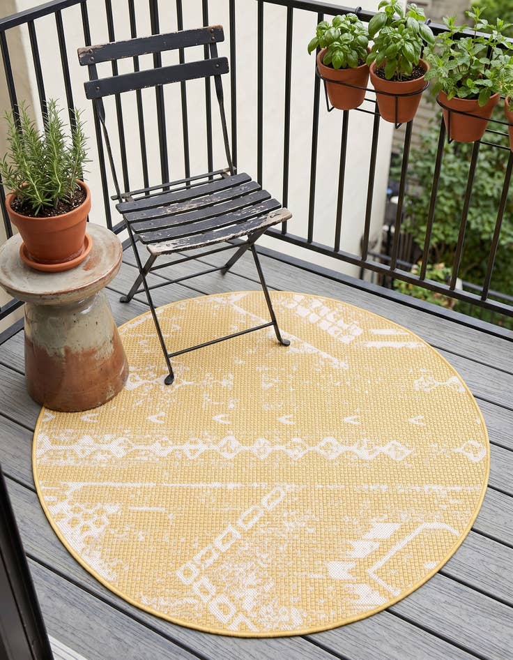 Detail image of 3' x 3' Easy-Clean Bohemian Indoor / Outdoor Round Rug
