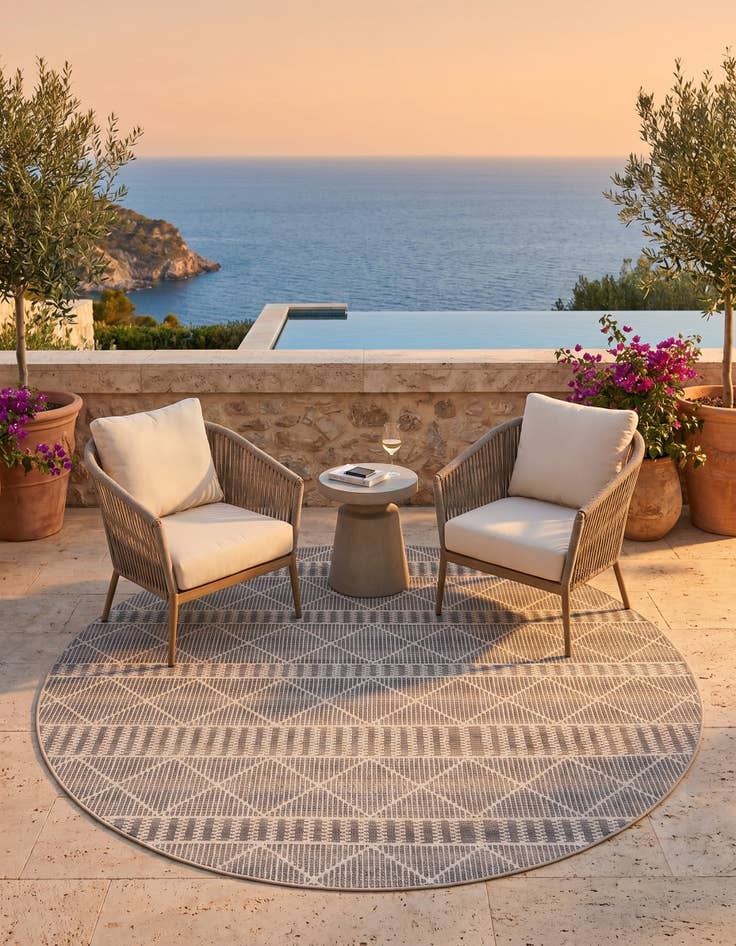 Detail image of 7' 10 x 7' 10 Easy-Clean Trellis Indoor / Outdoor Round Rug