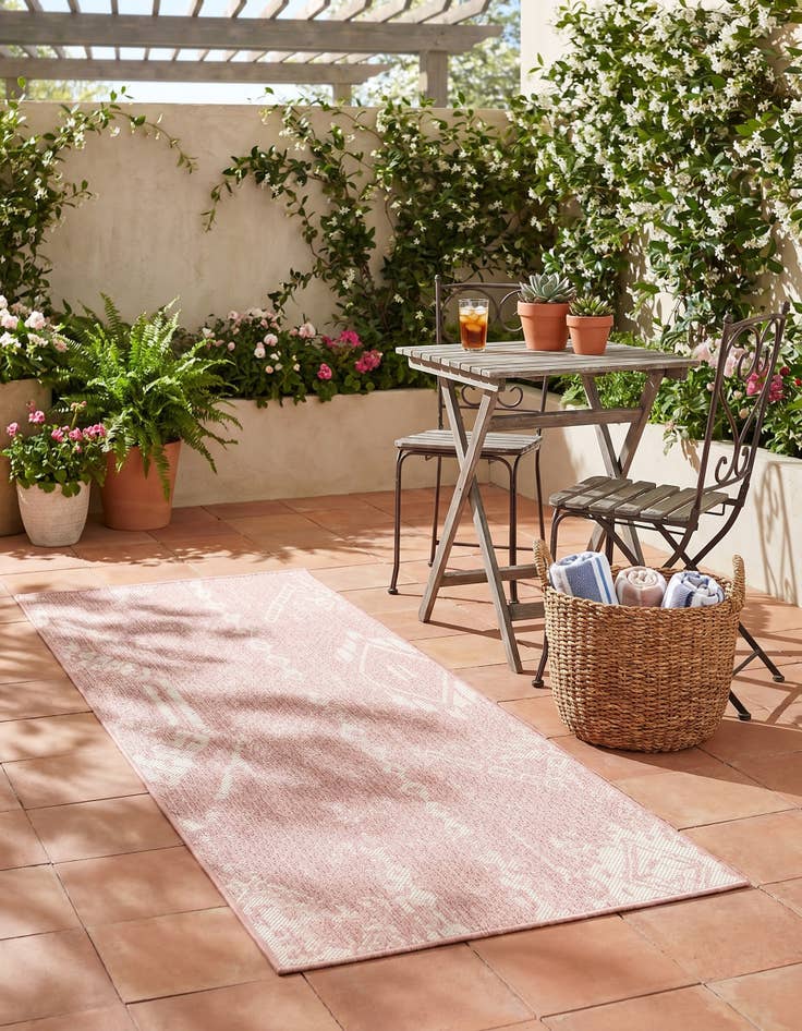 Detail image of 2' x 4' Easy-Clean Bohemian Indoor / Outdoor Runner Rug