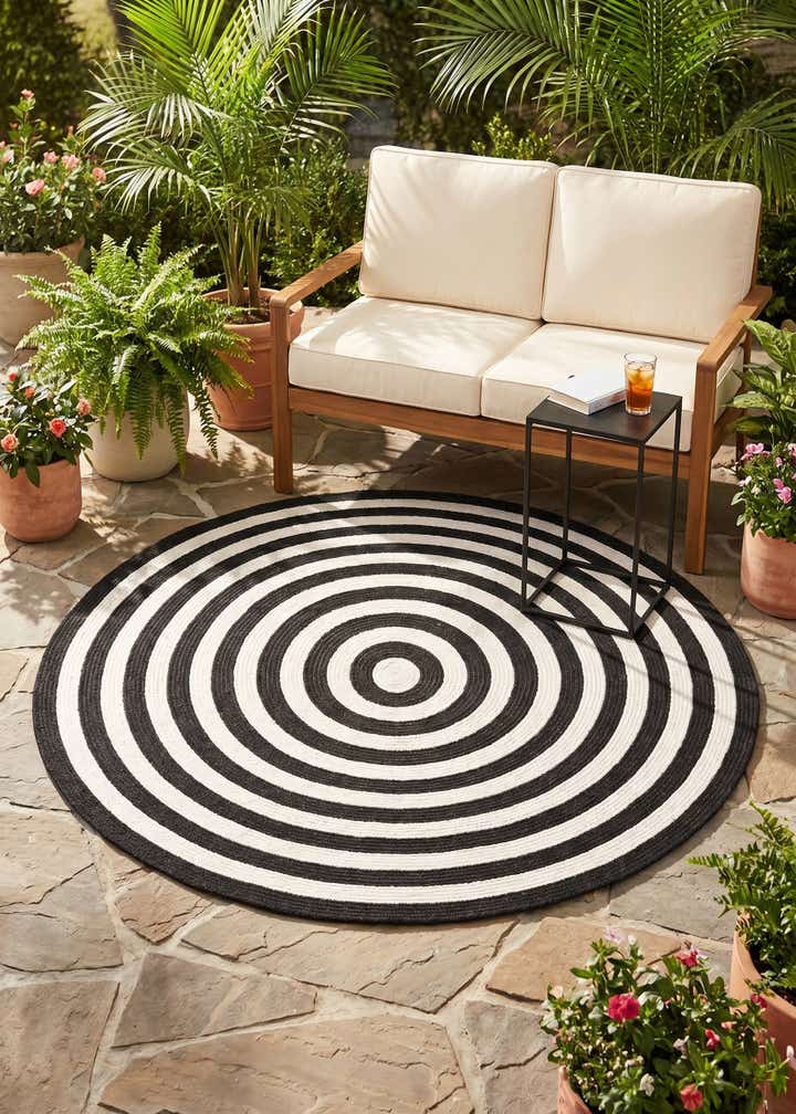 5' 3 x 5' 3 Easy-Clean Eco Verse Washable Indoor / Outdoor Round Rug