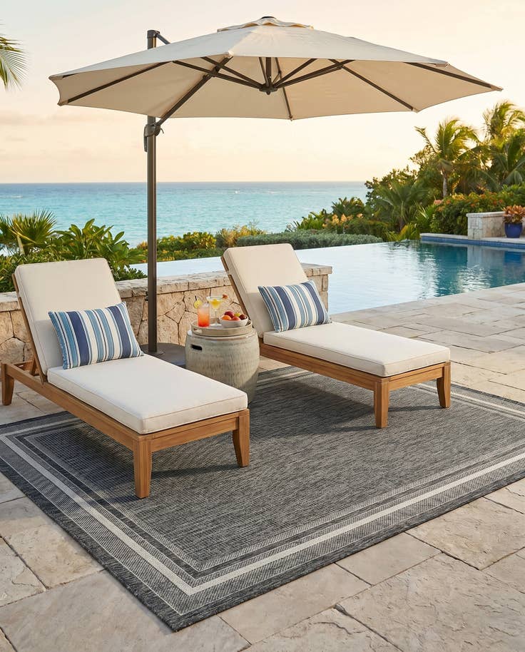 Detail image of 5' 3 x 8' Easy-Clean Border Indoor / Outdoor Rug