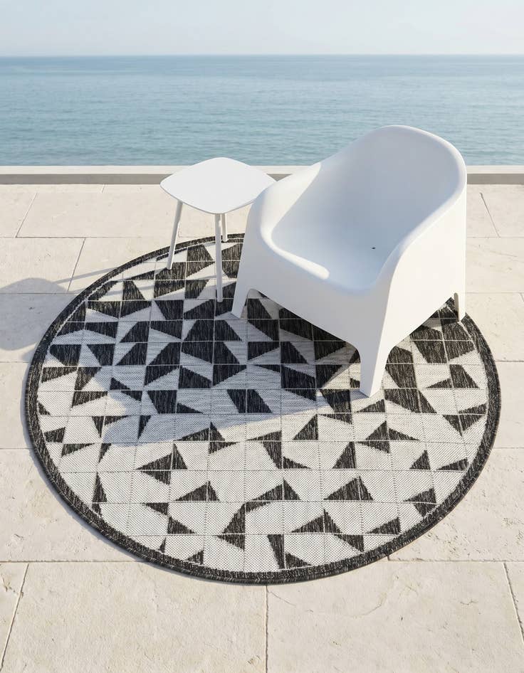 Detail image of 4' x 4' Easy-Clean Modern Indoor / Outdoor Round Rug