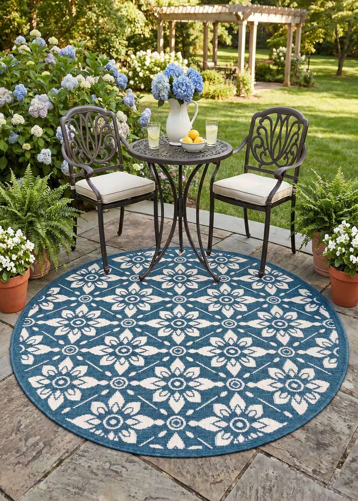 4' x 4' Easy-Clean Lattice Indoor / Outdoor Round Rug