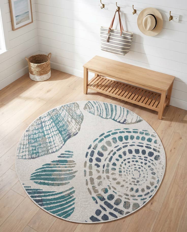 Detail image of 4' x 4' Easy-Clean Coastal Indoor / Outdoor Round Rug