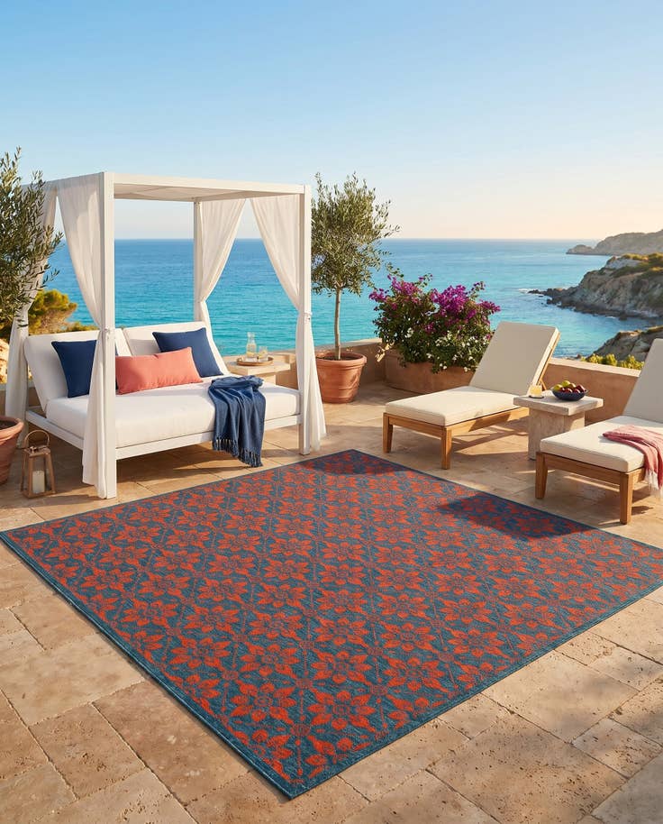 Detail image of 7' 10 x 7' 10 Easy-Clean Lattice Indoor / Outdoor Square Rug