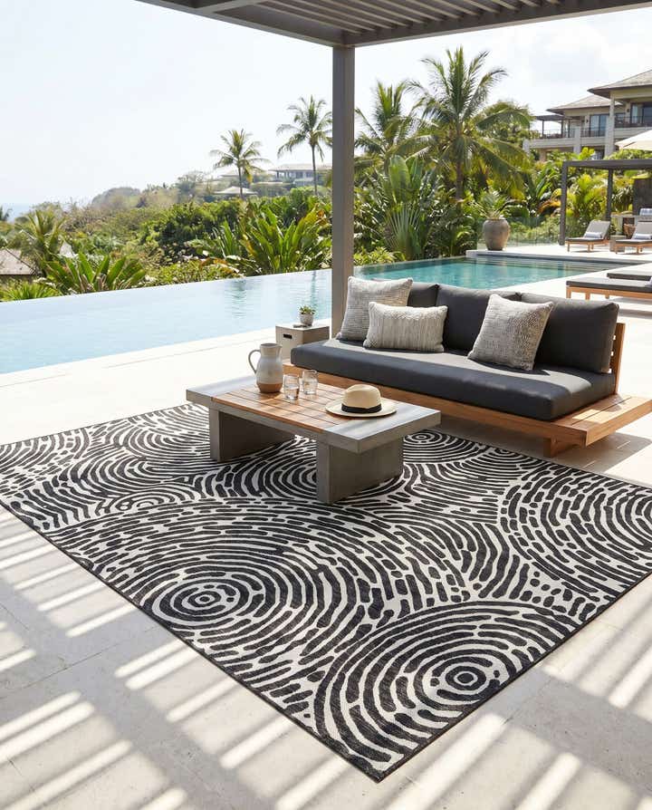 7' 10 x 10' Easy-Clean Modern Indoor / Outdoor Rug