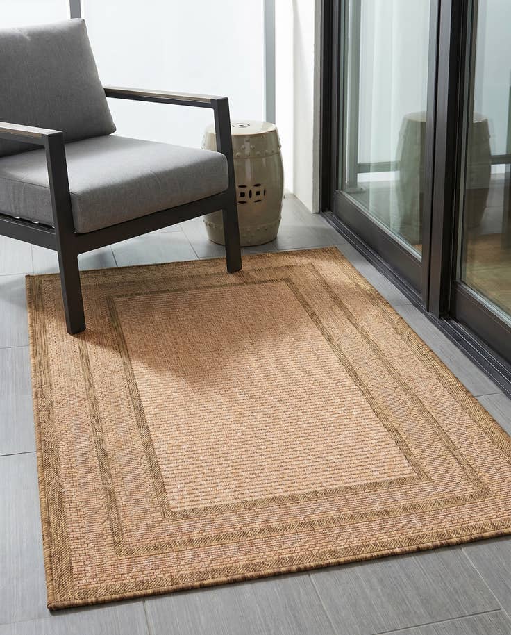 Detail image of 3' 3 x 5' Easy-Clean Border Indoor / Outdoor Rug