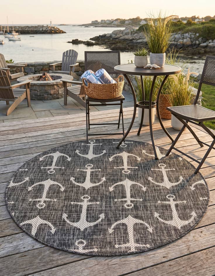 Detail image of 4' x 4' Easy-Clean Coastal Indoor / Outdoor Round Rug