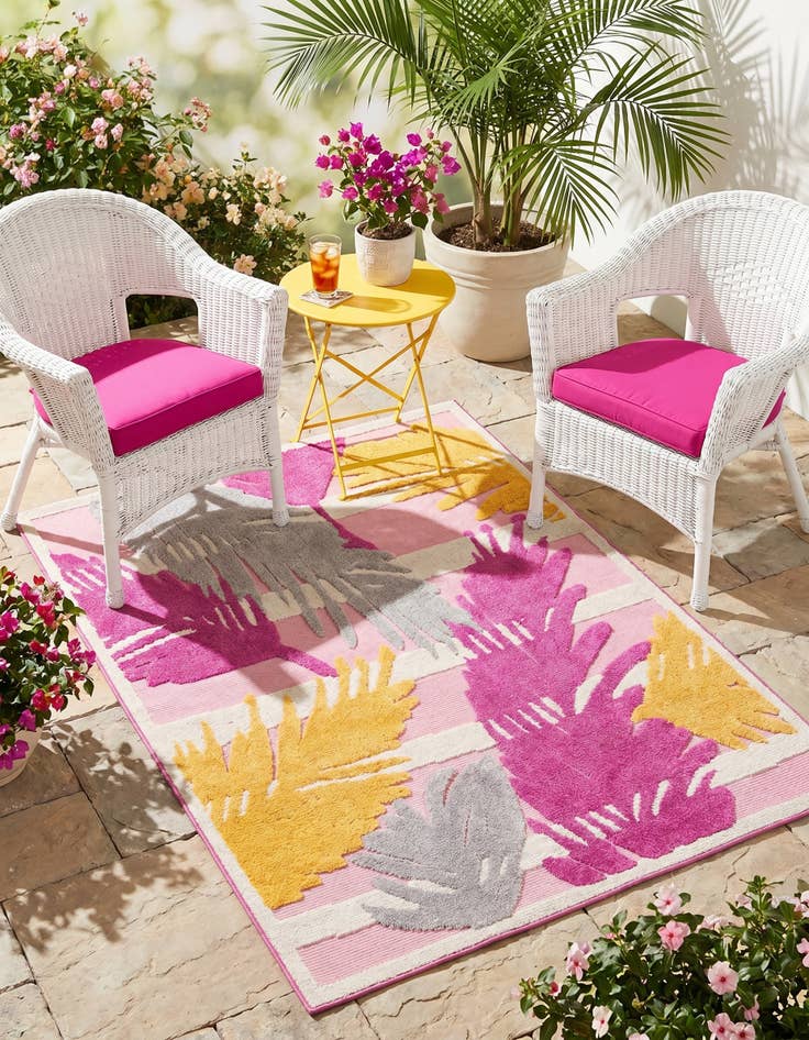 Detail image of 4' x 6' Easy-Clean Aruba Indoor / Outdoor Rug