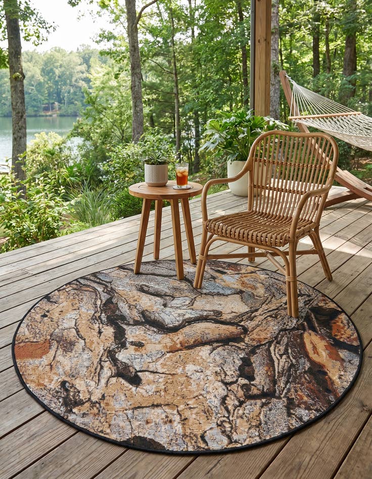 Detail image of 4' x 4' Easy-Clean Modern Indoor / Outdoor Round Rug