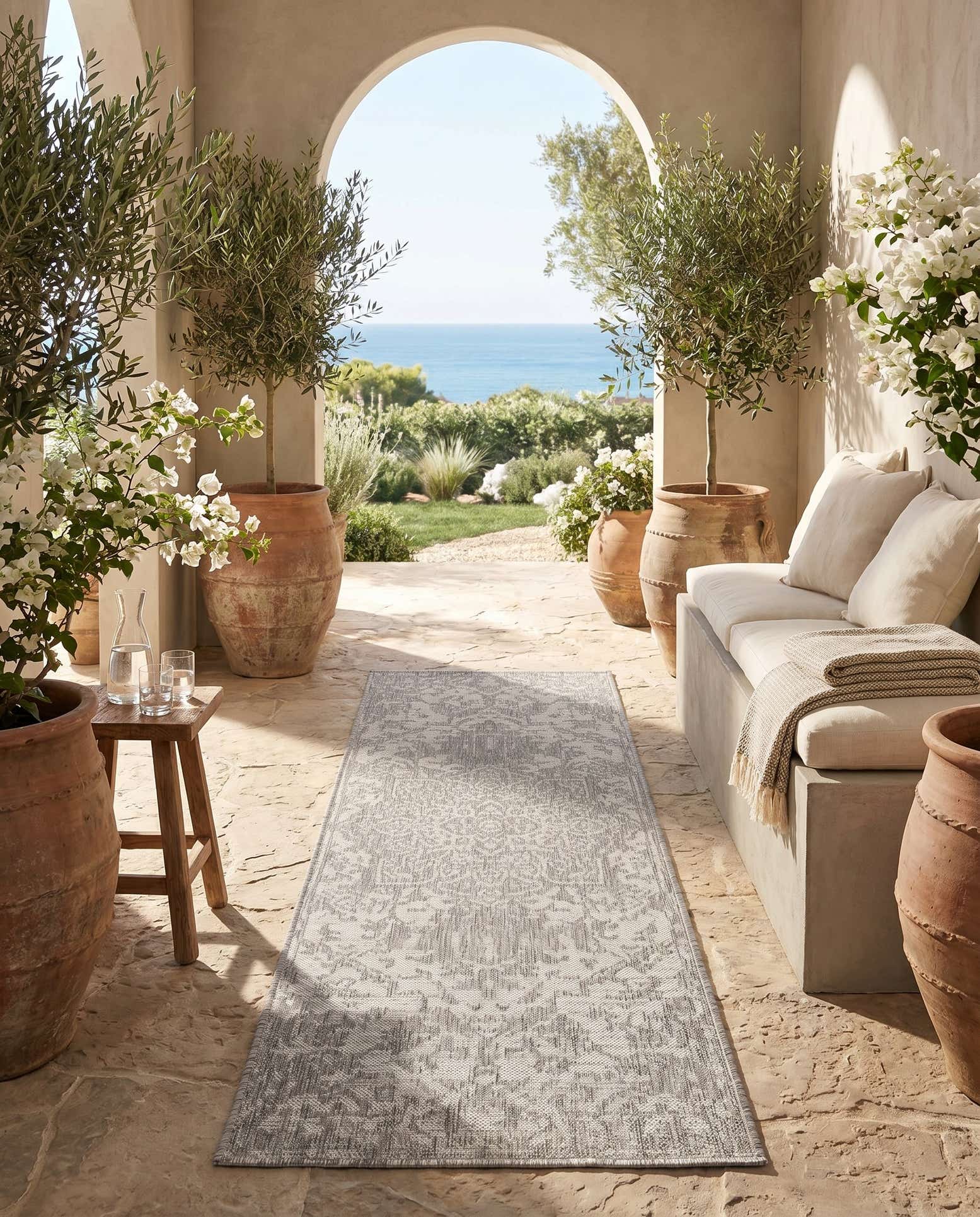 2' x 6' Easy-Clean Jill Zarin Dubai Indoor / Outdoor Runner Rug