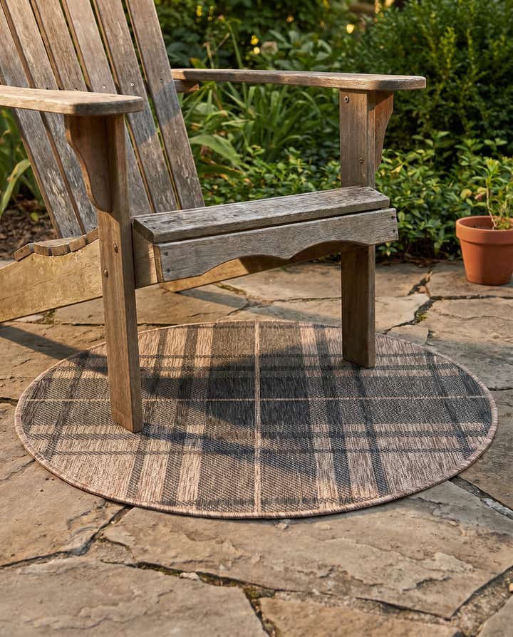3' x 3' Easy-Clean Checkered Indoor / Outdoor Round Rug