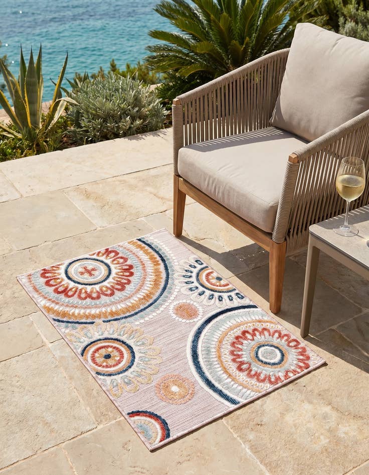 Detail image of 2' 2 x 3' Easy-Clean Botanical Indoor / Outdoor Rug